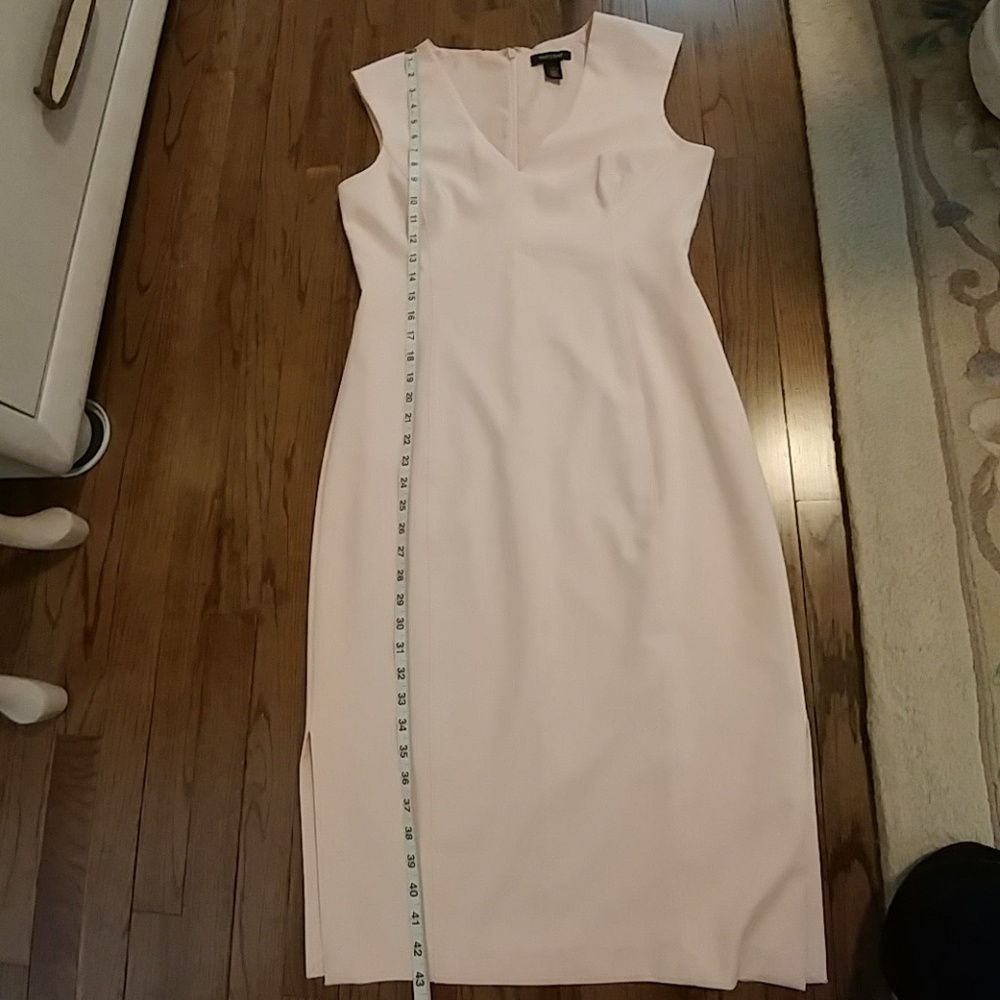 Lined dress with zipper.